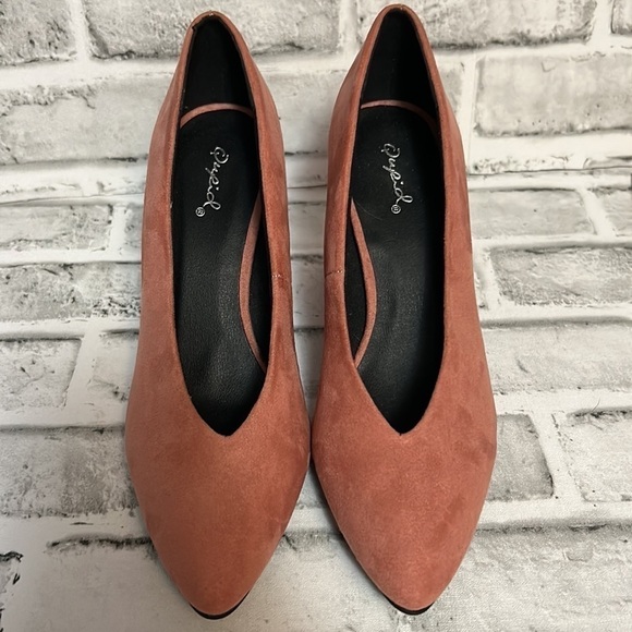 QUPID Dusty Rose, Suede, High Topline Block Point High Heels, Size 7, NWOT - Picture 10 of 10